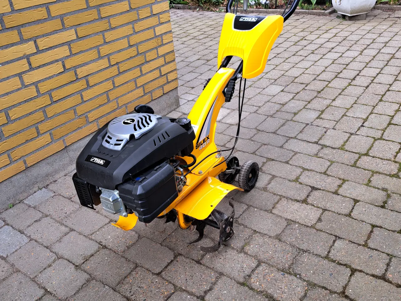 Billede 2 - Stiga havefræser 