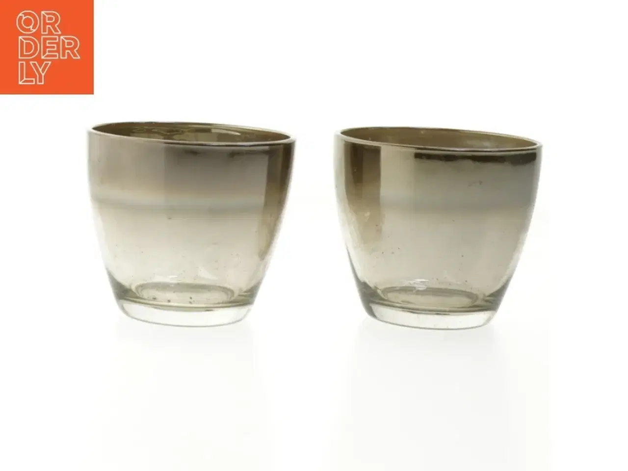 Billede 1 - Sæt med to glas/skjulere (str. Ø. 9,5 cm. længde. 8,5 cm)