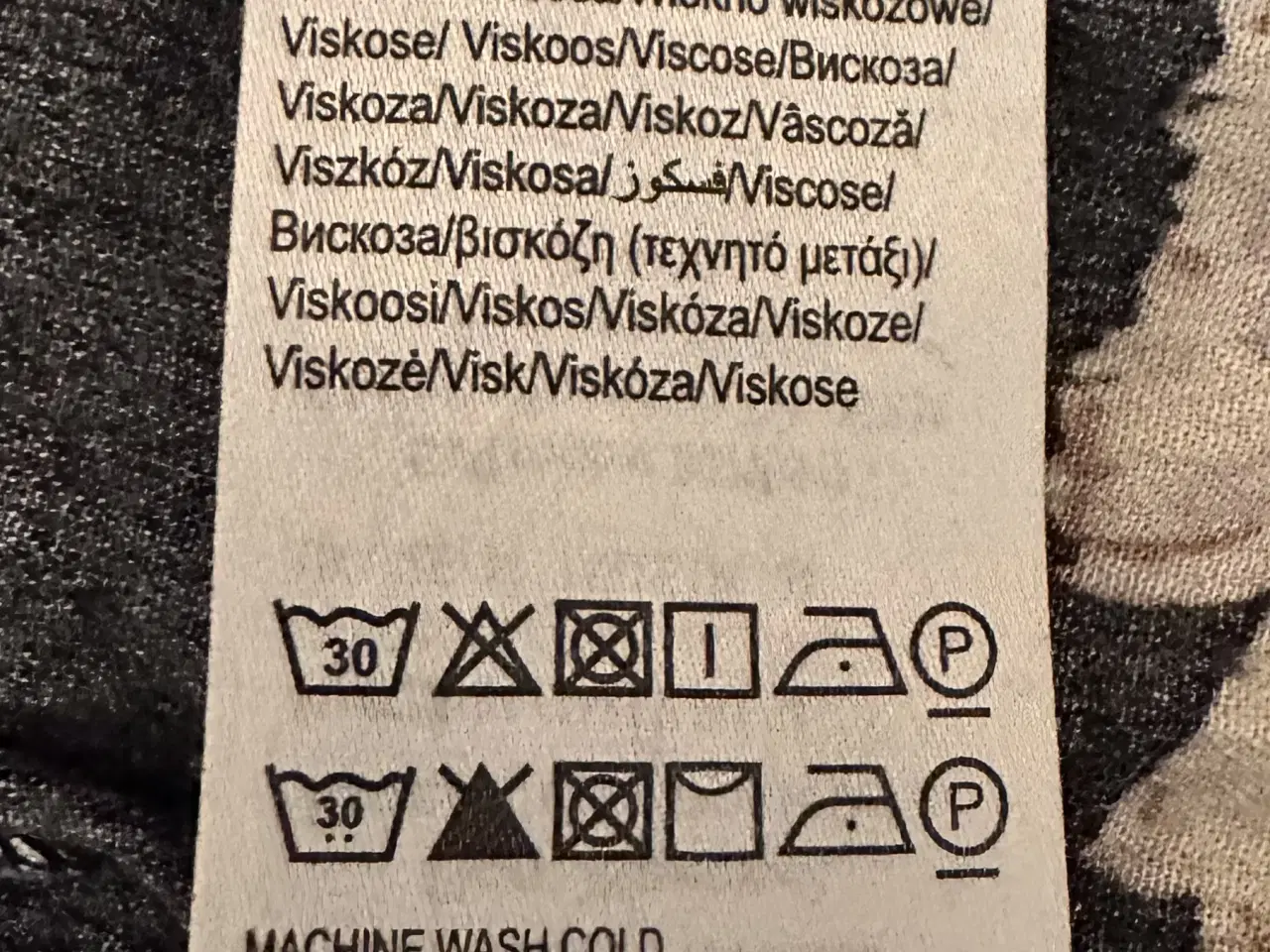 Billede 9 - Cardigan med blomster motiver - str 34