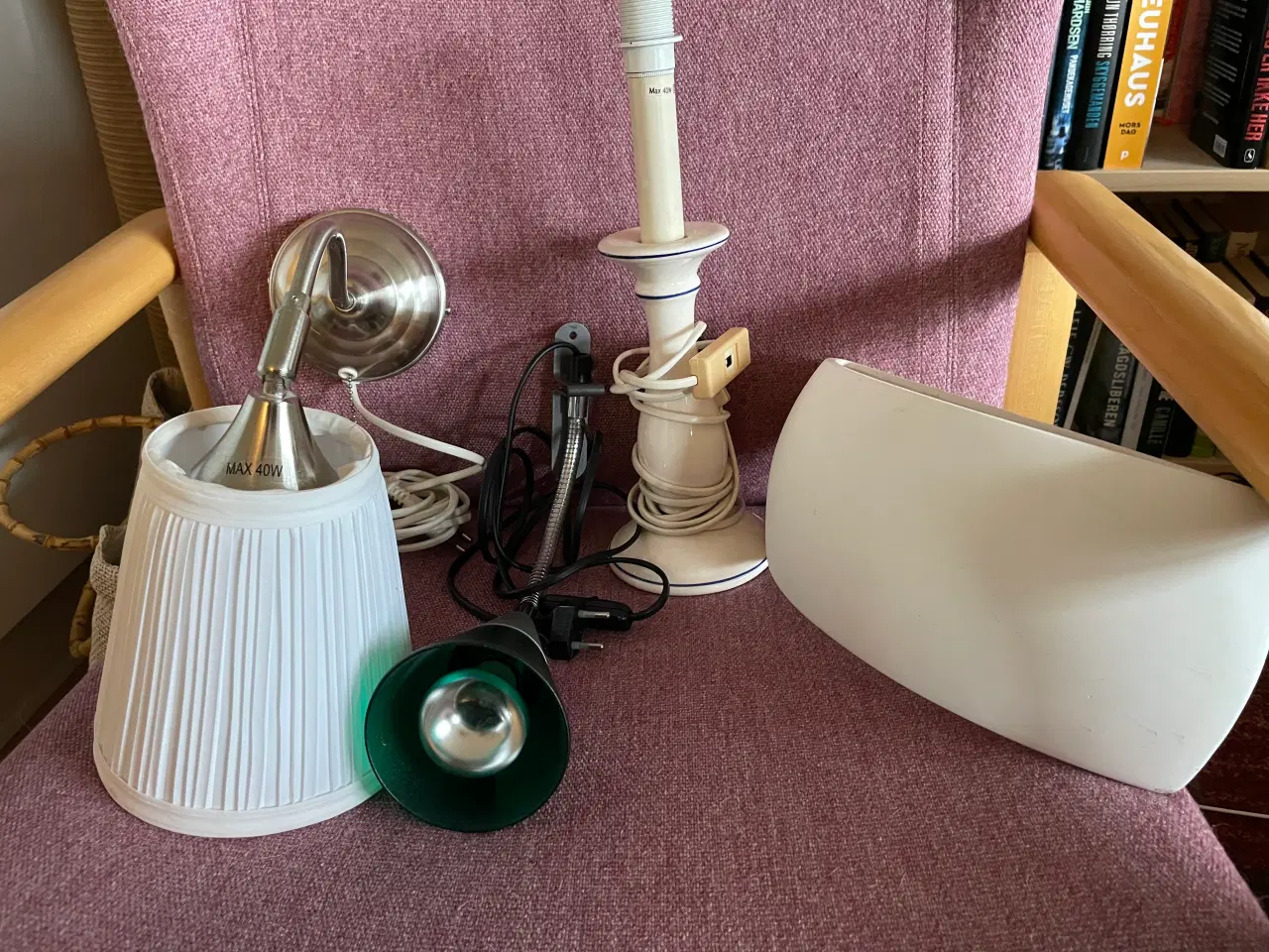 Billede 4 - 4 lamper. I alt 100kr. Sælges ifm flytning.