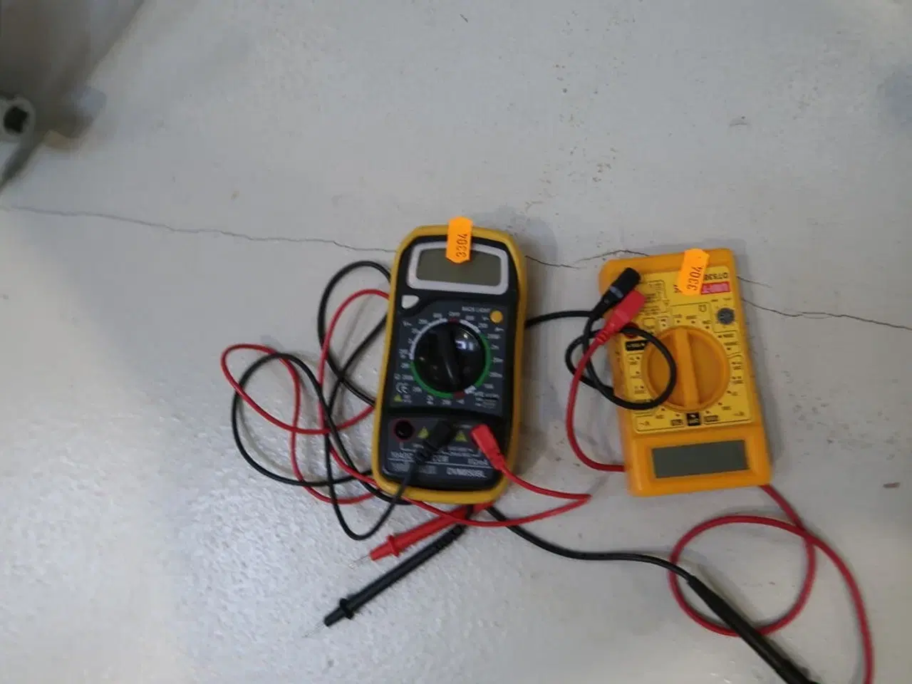 Billede 1 - Multimeter VELLEMAN DVM850BL, Multimeter UNI-T DT830B
