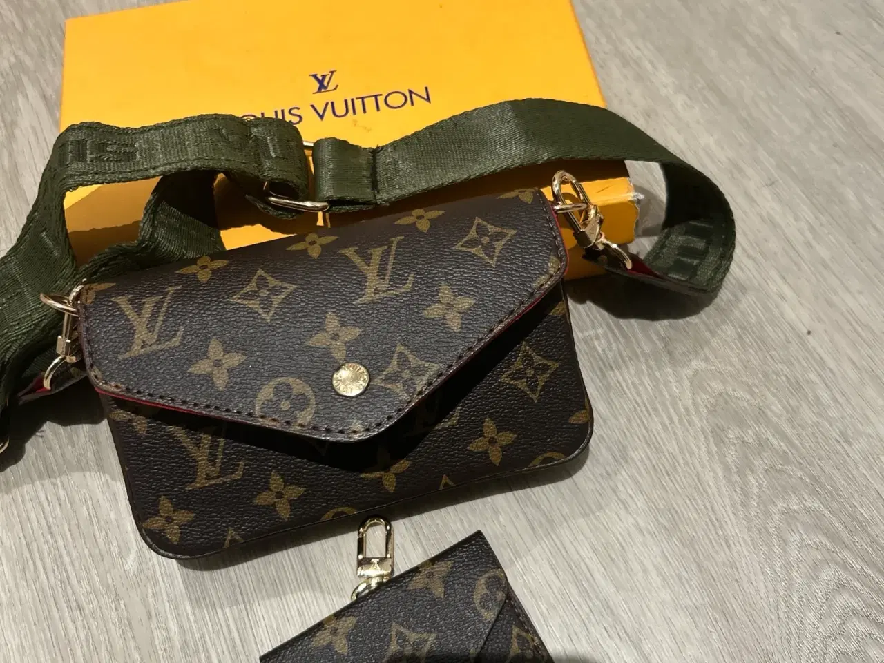 Billede 2 - Moderne taske sælges!