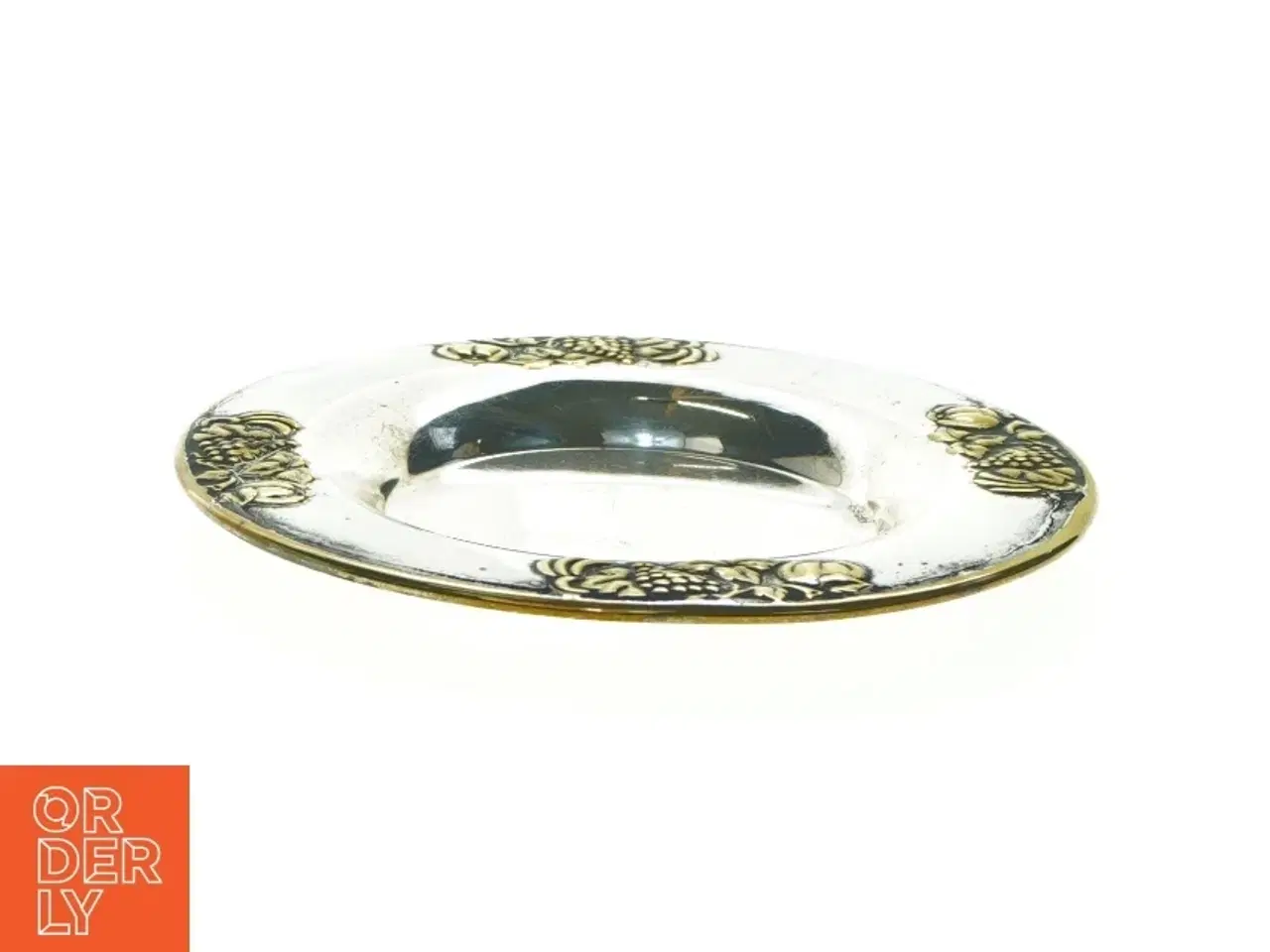 Billede 4 - Dekorativ sølvfarvet minitallerken (str. Ø 16 cm)