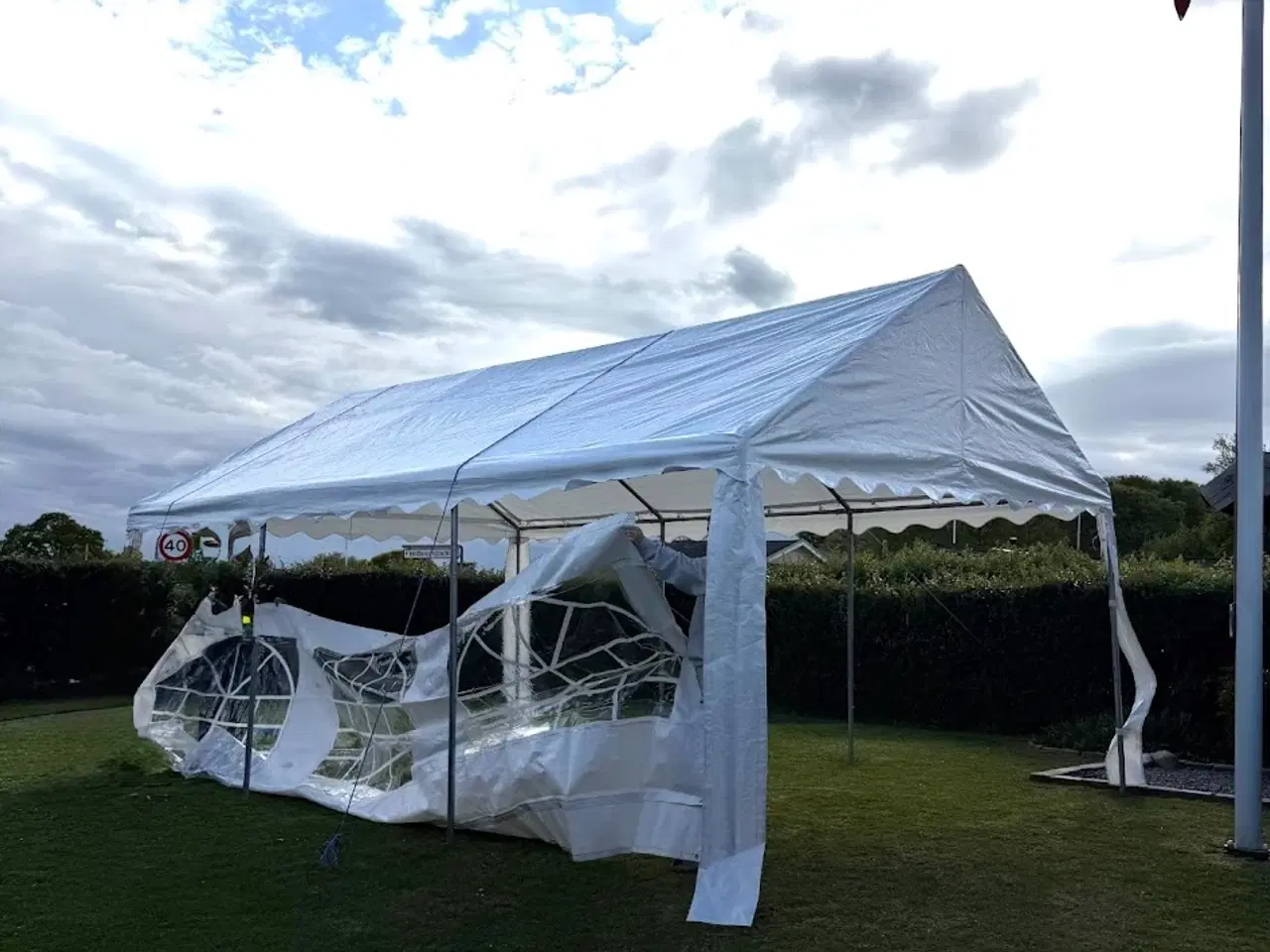 Billede 3 - Hvid Partytelt i god stand.