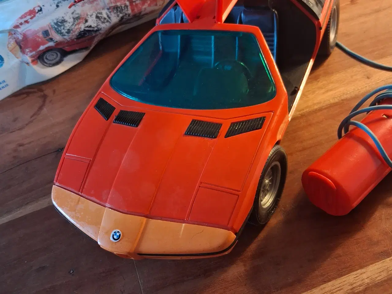 Billede 2 - Gamle fjernstyret biler