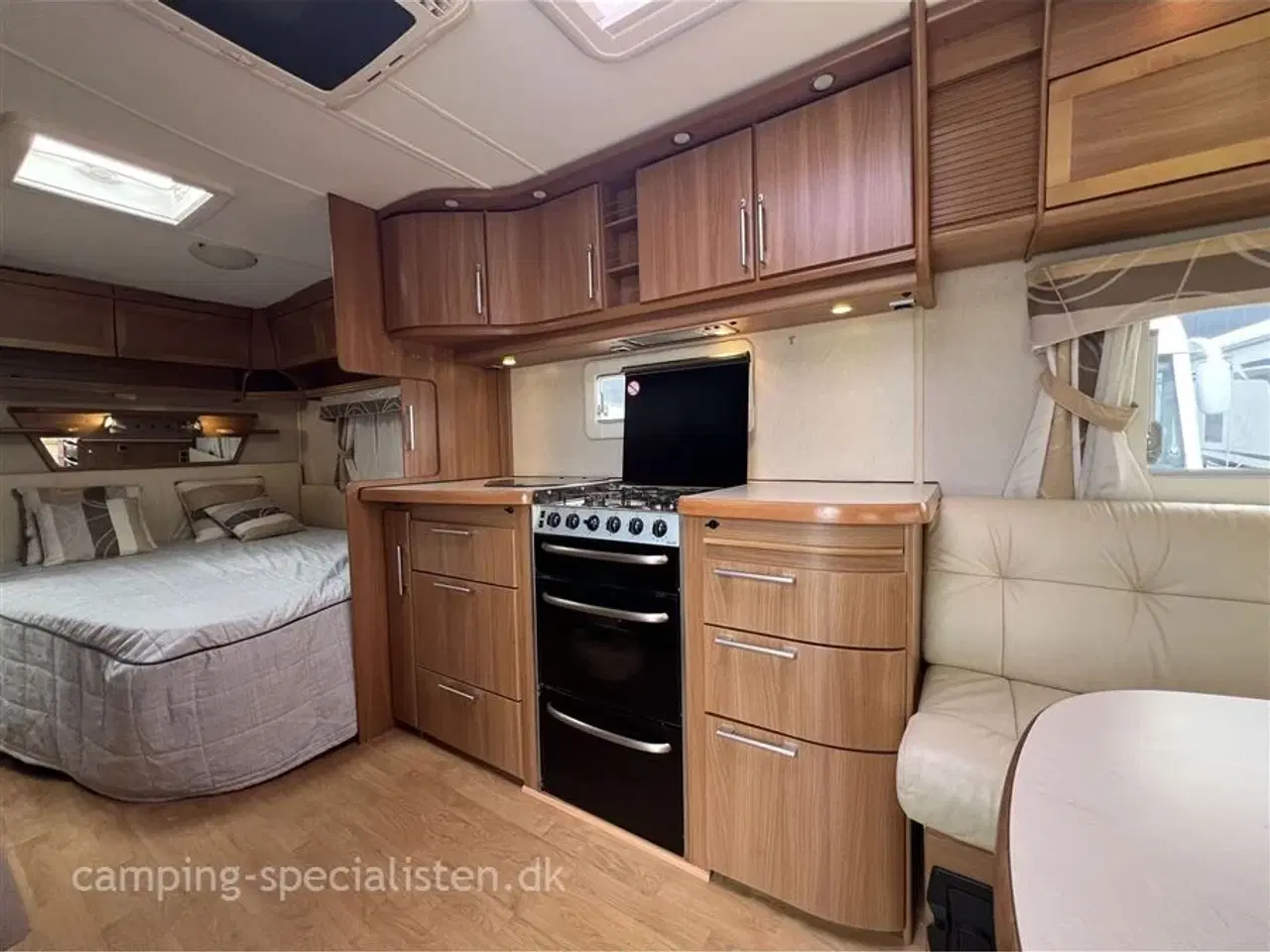 Billede 9 - 2009 - Kabe Royal 560 XL KS   2009 Kabe Royal 560 XL KS - Se den nu hos Camping-Specialisten.dk