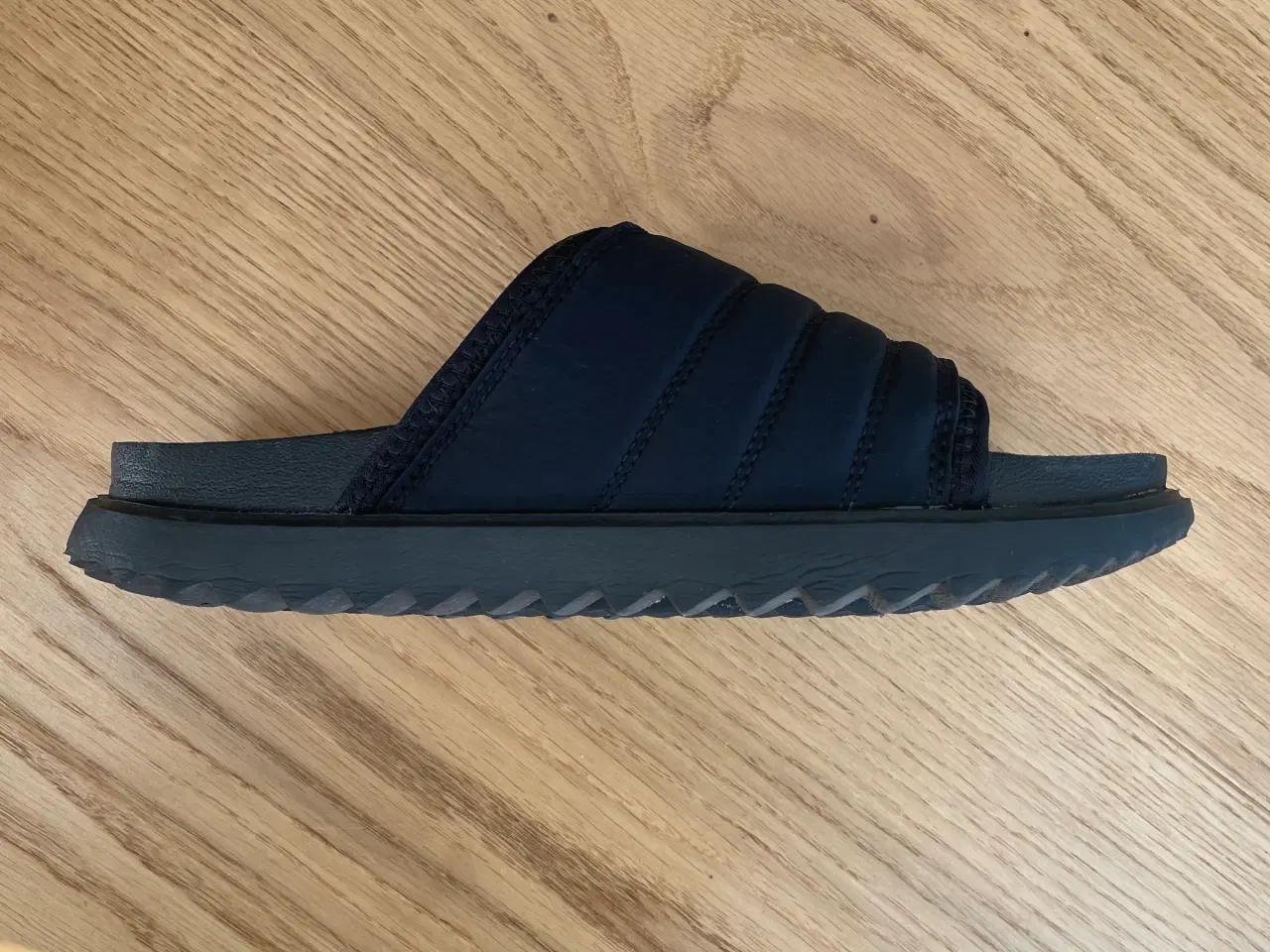 Billede 4 - Nike sorte sandaler
