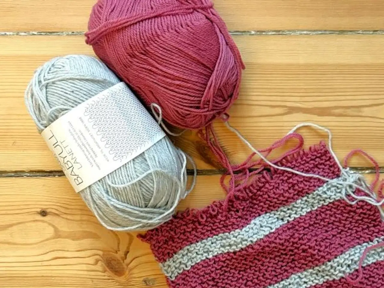 Billede 1 - 2 nøgler Sandnes garn - 100% merino