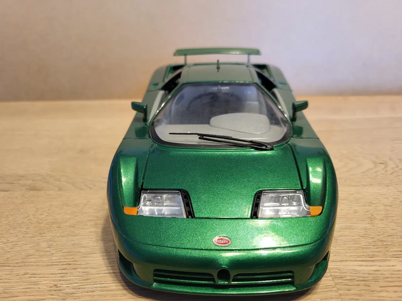 Billede 3 - Modelbil, Bugatti EB 110 (1991), skala 1:18 