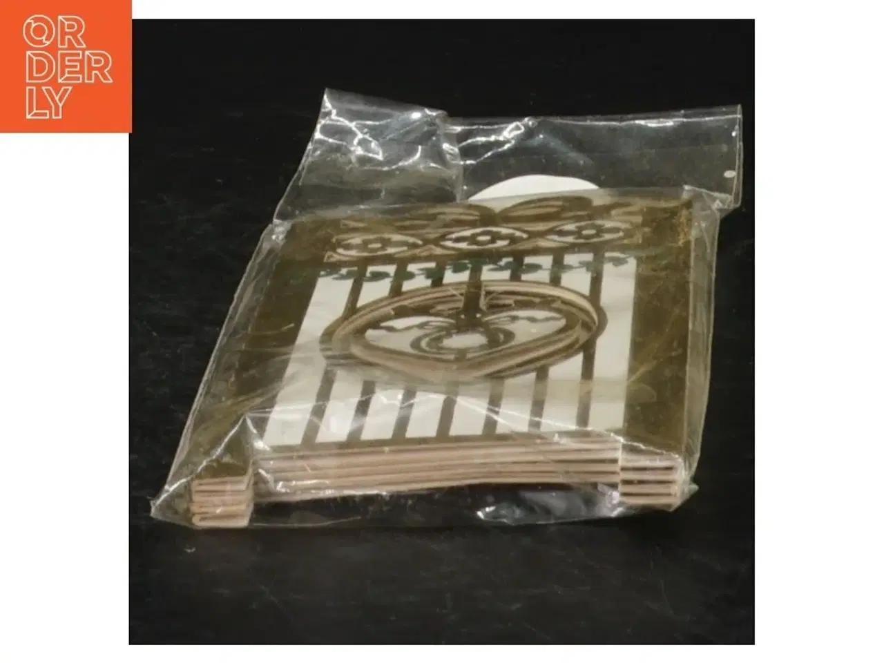 Billede 3 - Juledekorationer i træ fra Royal Copenhagen (str. H. 13 cm)