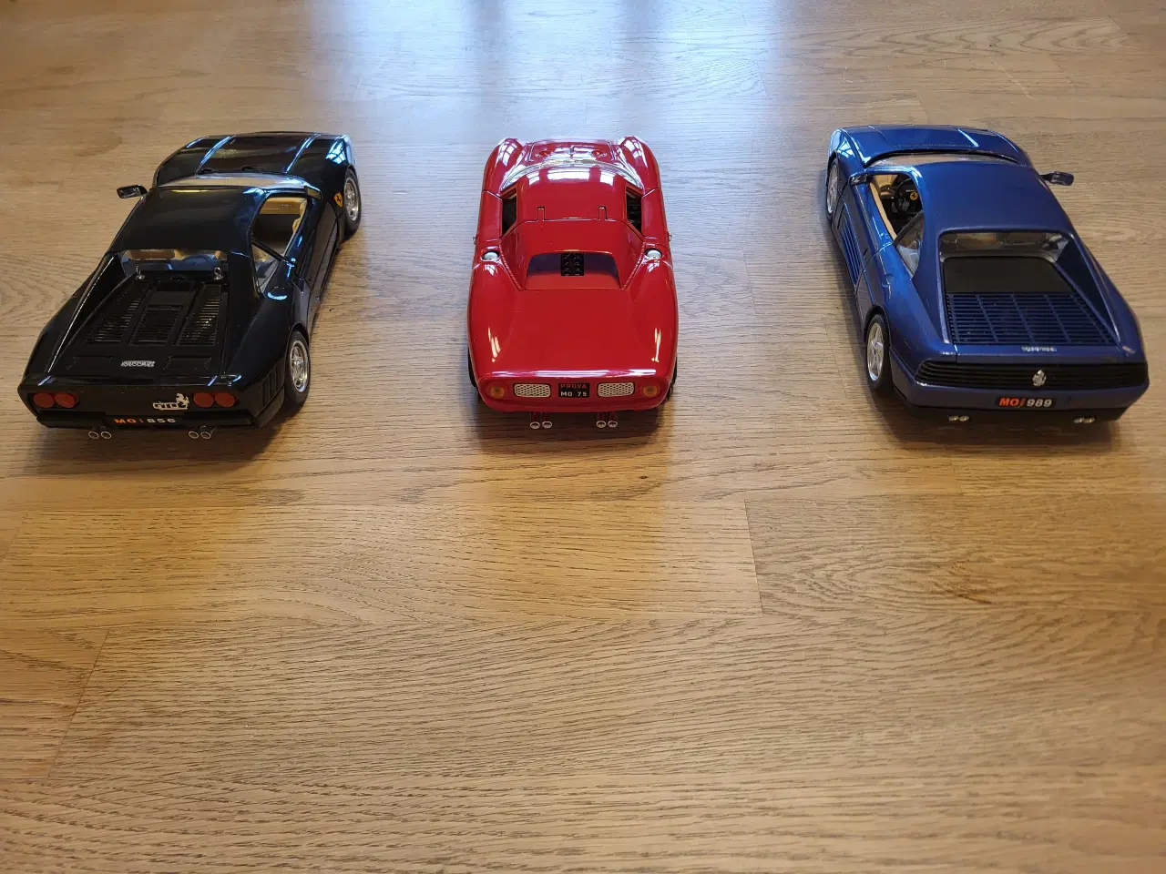 Billede 7 - Modelbiler 3 stk. 600 kr. 1:18