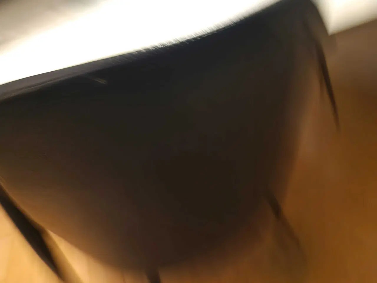 Billede 5 - Spisebord med 4 stole