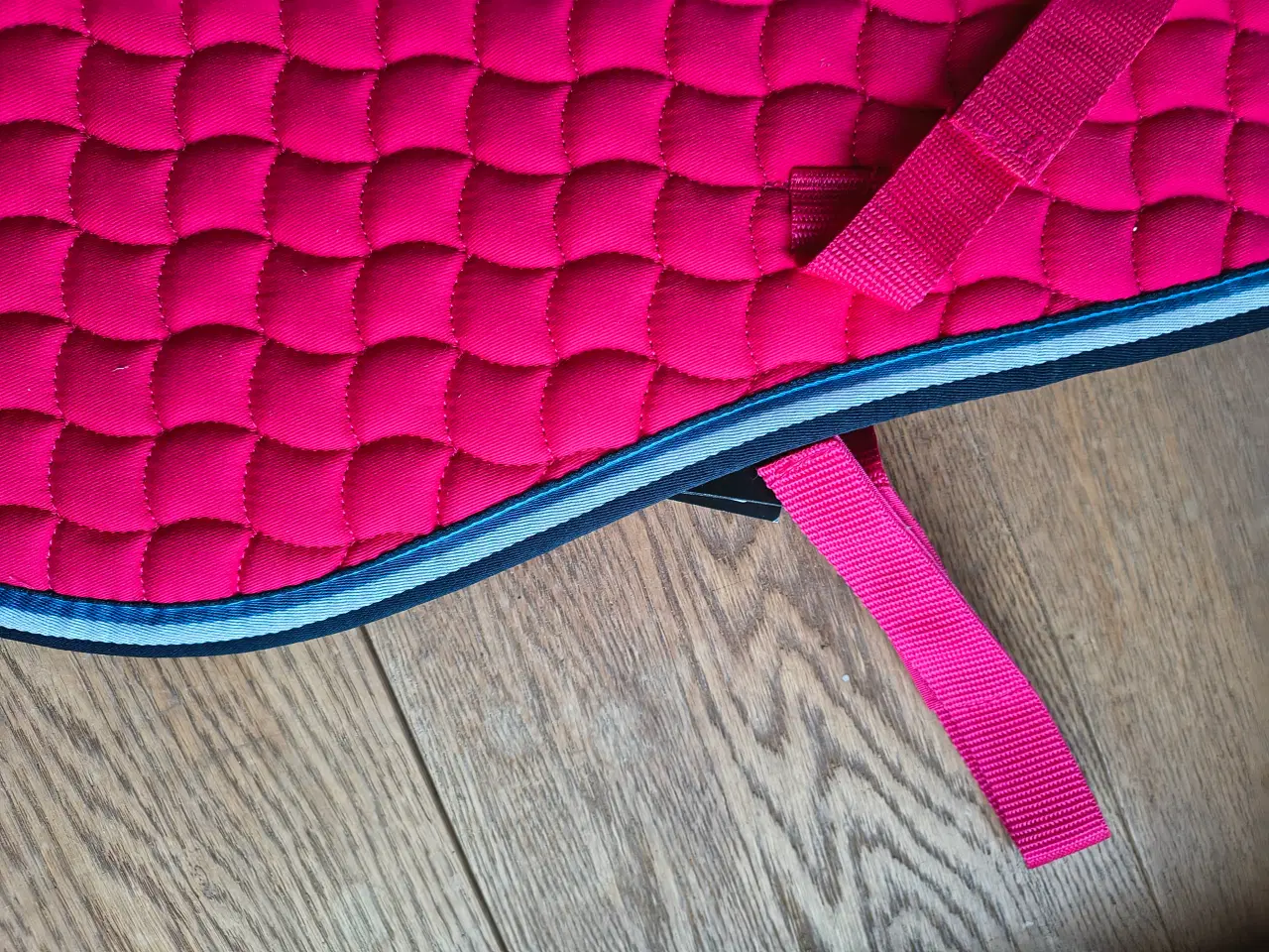 Billede 4 - Eskadron sadelunderlag - aldrig brugt 