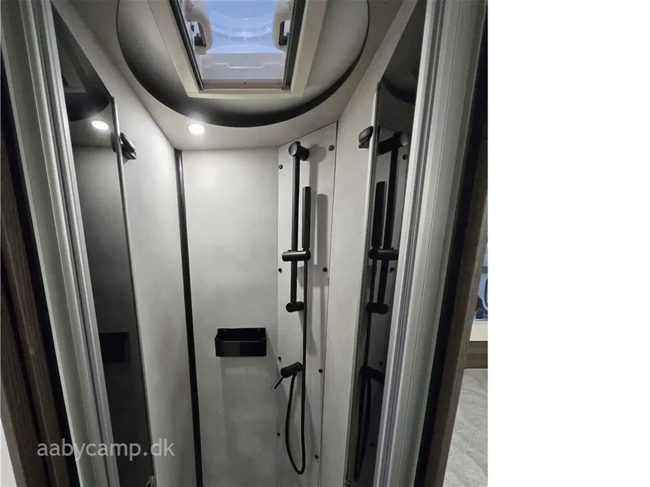 Billede 10 - 2026 - Benimar Sport 363 Den Perfekte Familie Camper med 5 Selepladser. Den Nye 2026 model !!