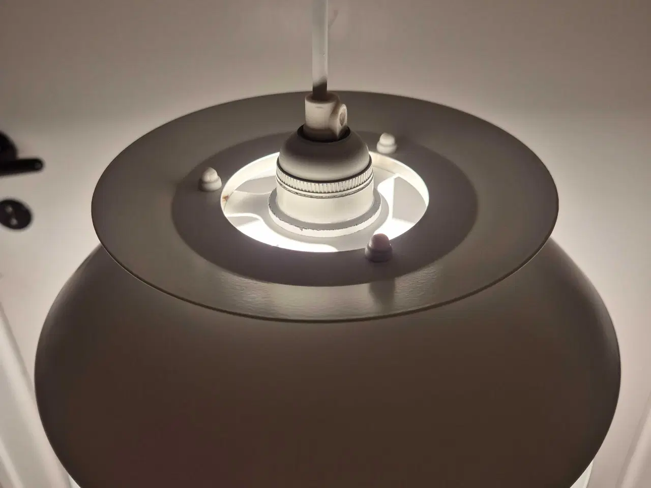 Billede 7 - Velholdt hvid flerskærmspendel 