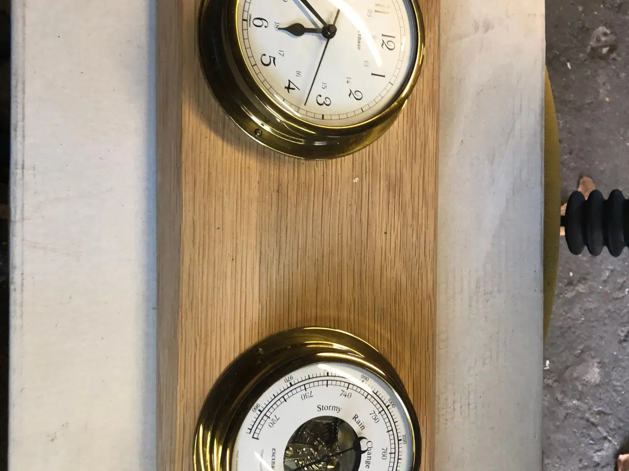 Billede 1 - ur og barometer