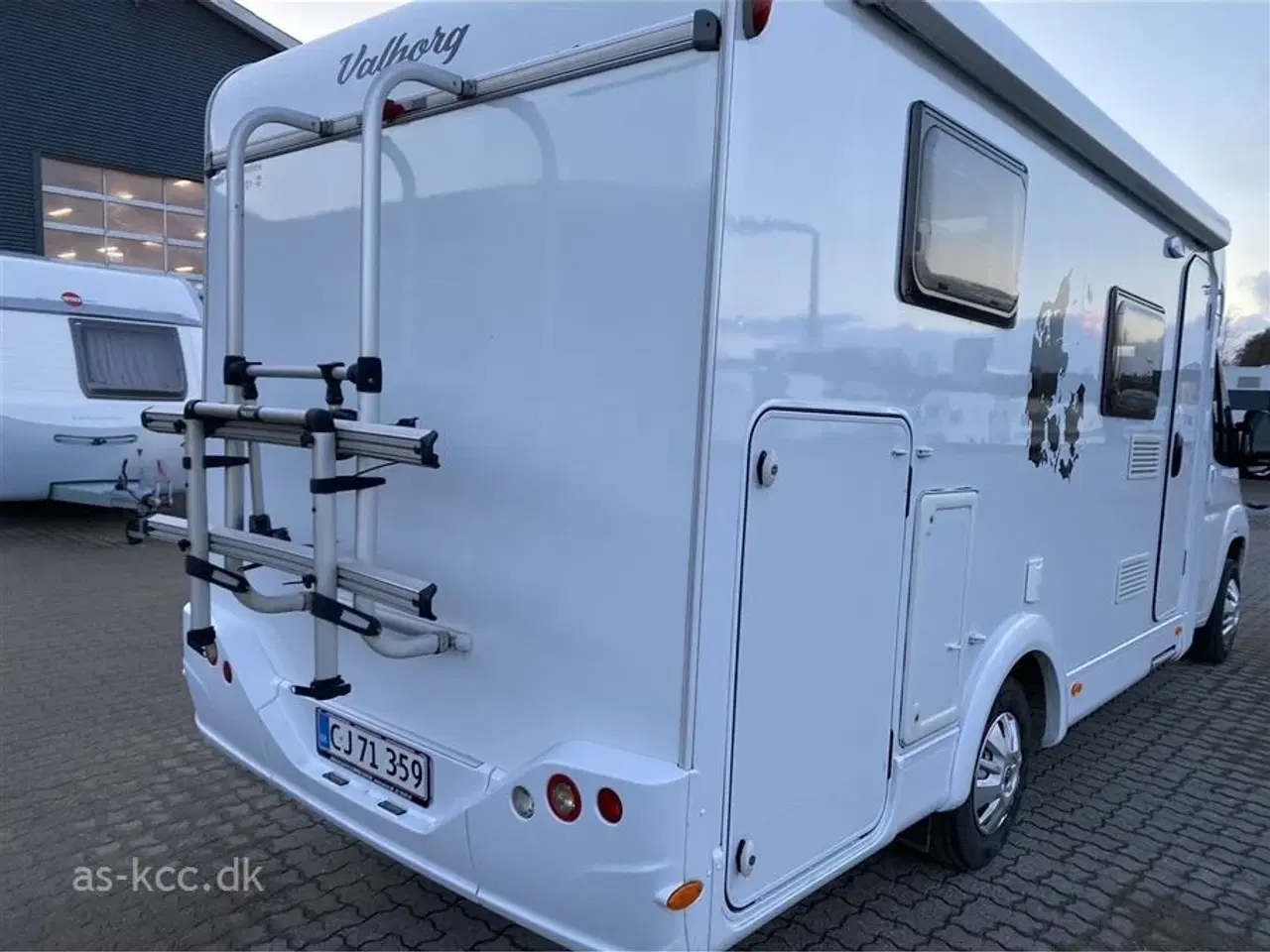 Billede 4 - 2019 - SunLight VAN V66   Sullight V66 Med 2 enkelt senge.