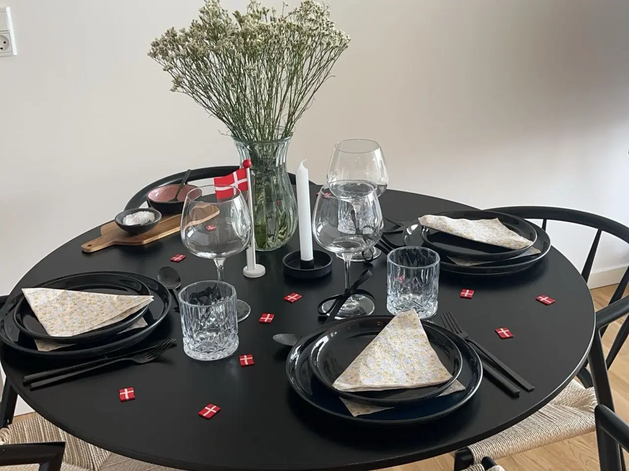 Billede 3 - Rundt sort bord 