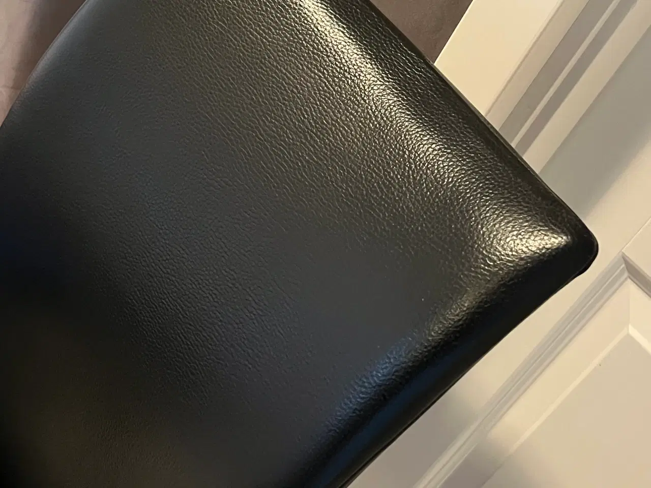 Billede 3 - 2 spisebordsstole i sort læder/stålben