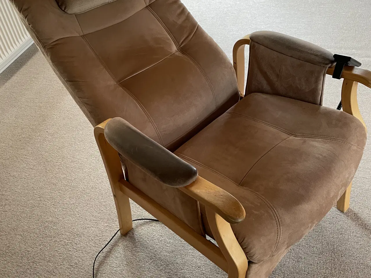 Billede 3 - Lænestol med sædeløft og vippefunktion