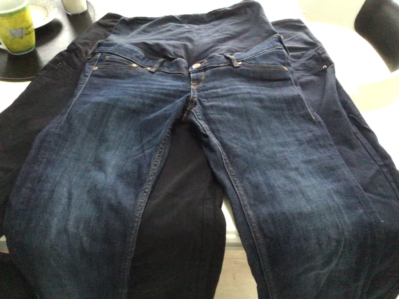 Billede 1 - Gravidtetsbukser størrelse 36.