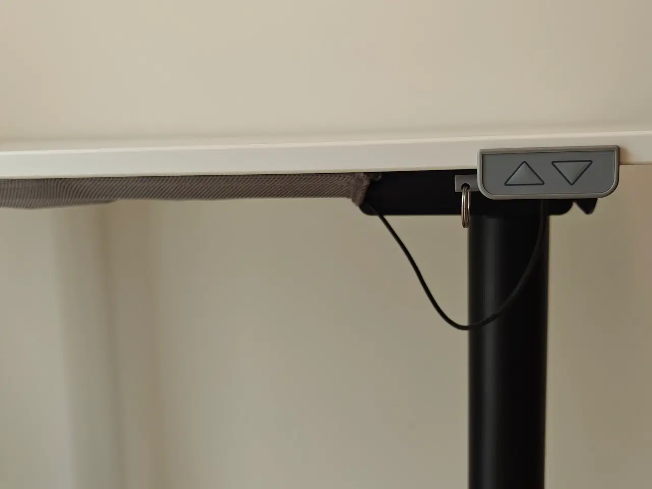 Billede 3 - BEKANT hæve/sænke skrivebord fra IKEA – 120x80 cm 