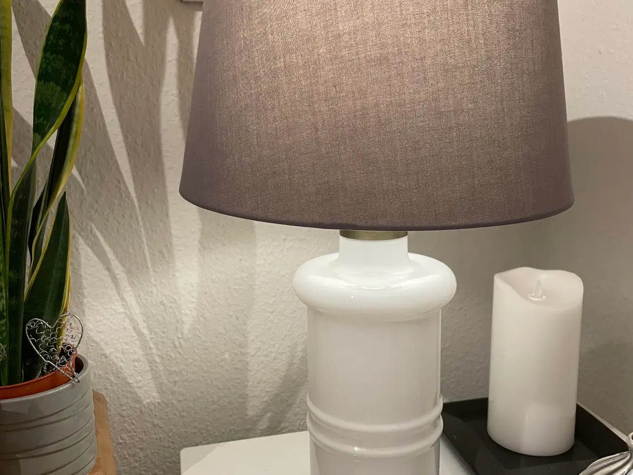 Billede 3 - Holmegaard stor apoteker lampe i hvidt porcelæn 