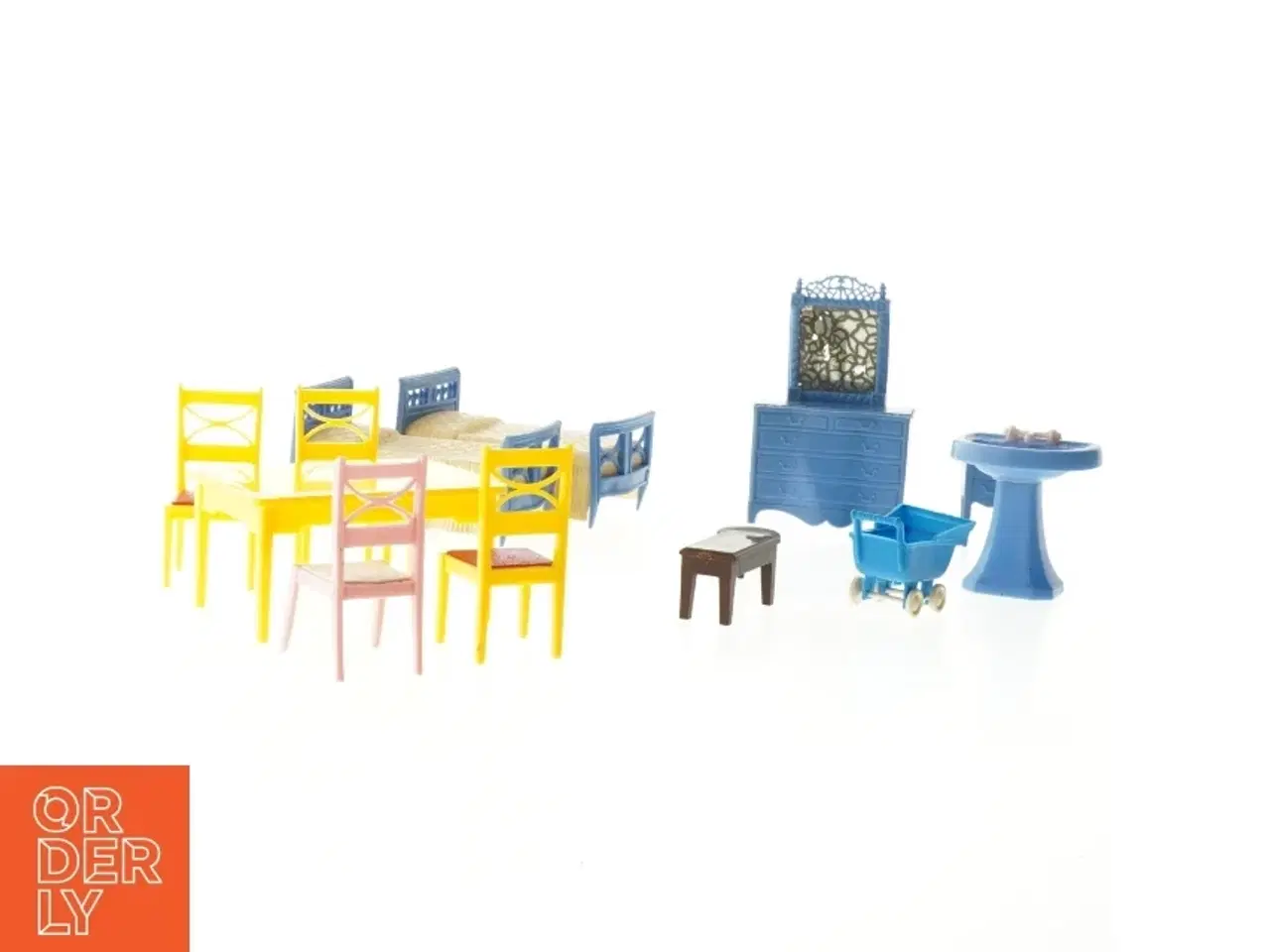 Billede 1 - Miniature møbelsæt til dukkehus