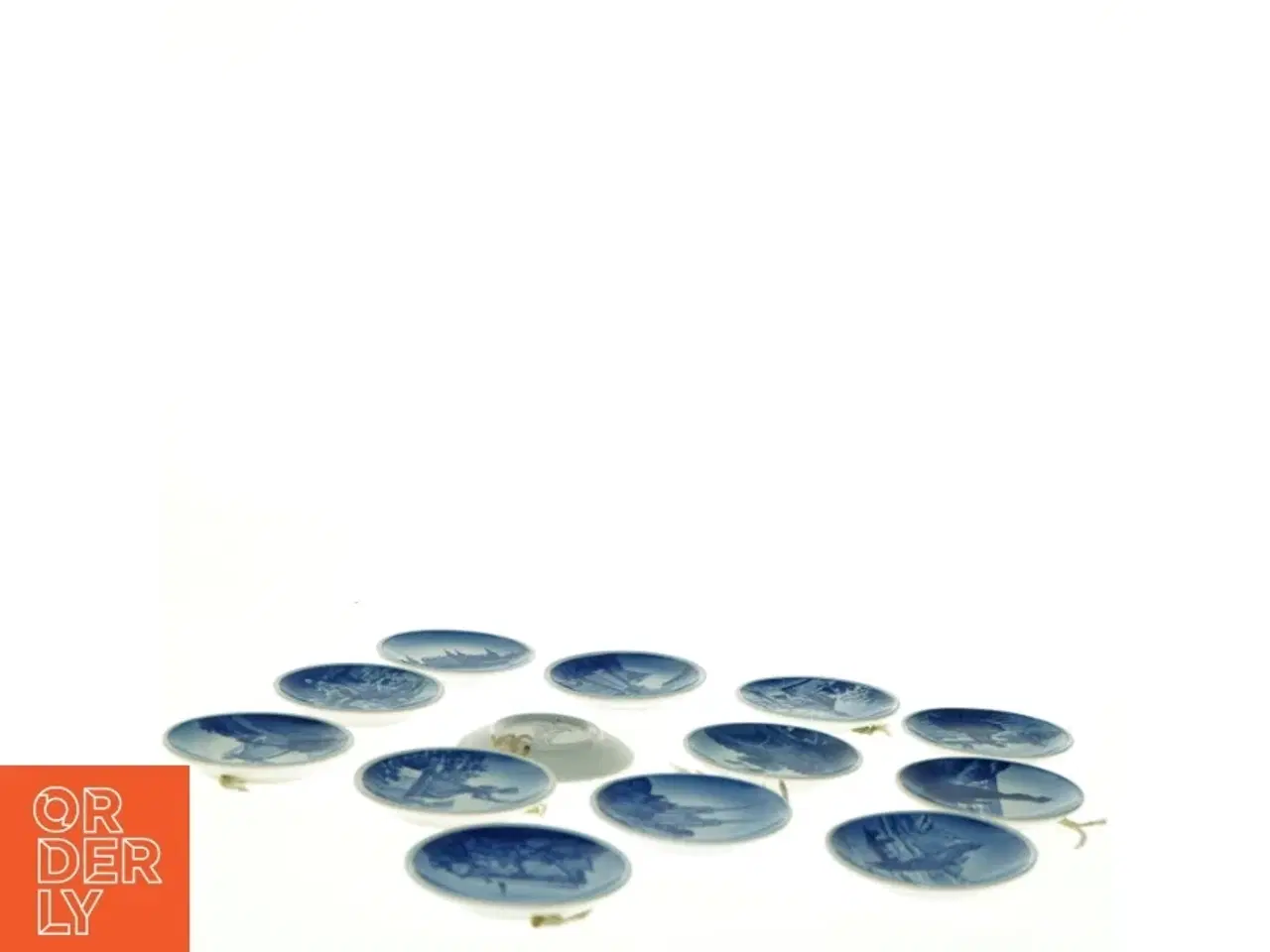 Billede 3 - ROYAL COPENHAGEN Blå og hvide keramikplatter (str. Ø 8 cm)