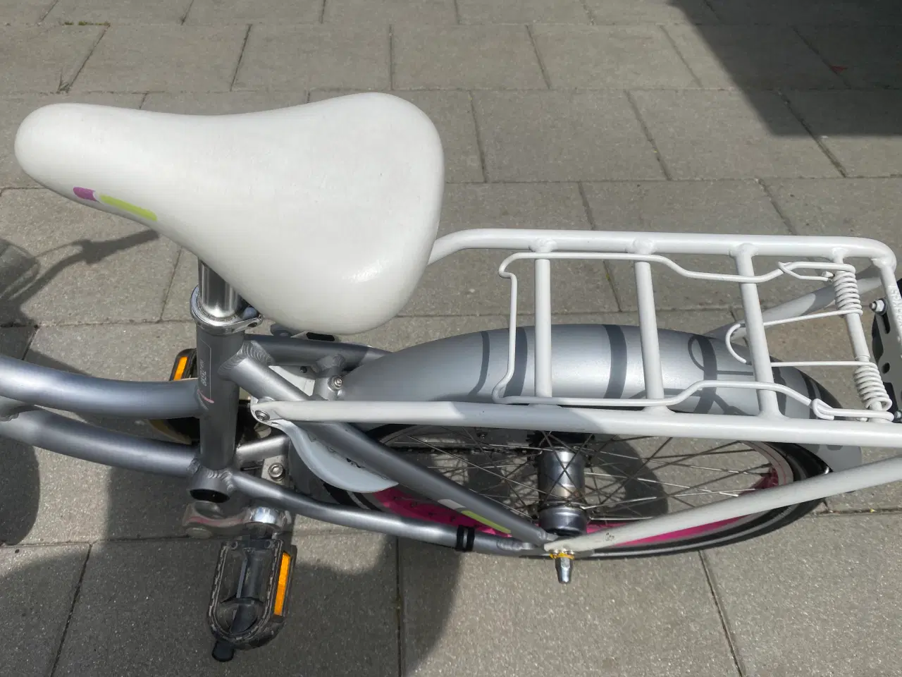 Billede 14 - Købt til 4299 kr 20 tommer prinsesse cykel 