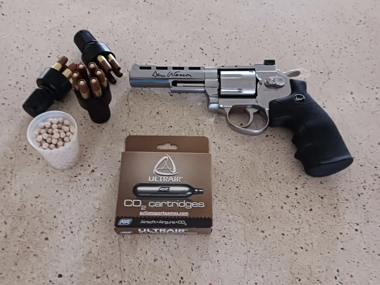 Billede 1 - Dan Wesson 4" Revolver 6mm hardball