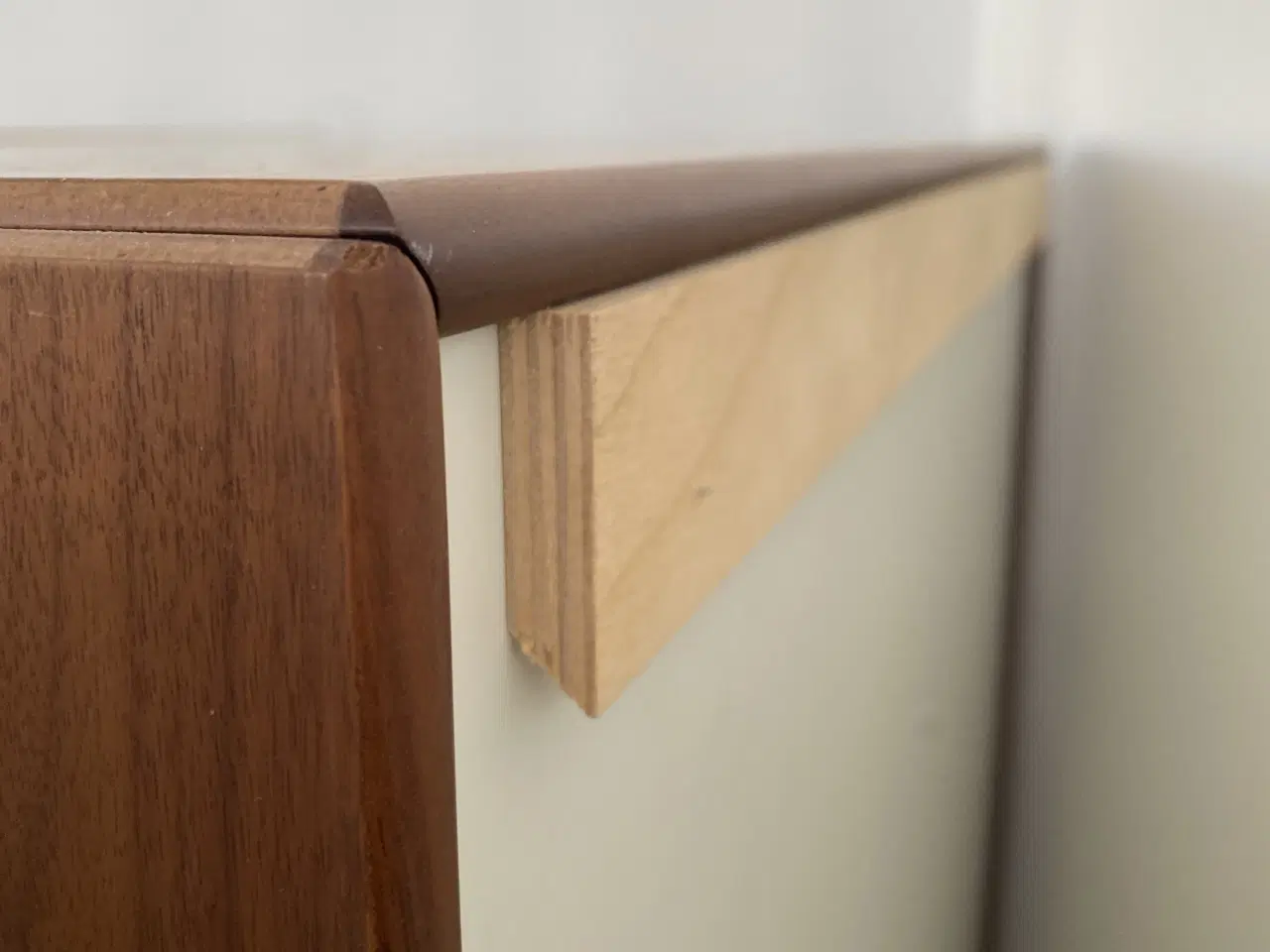 Billede 3 - Montana reol i valnød