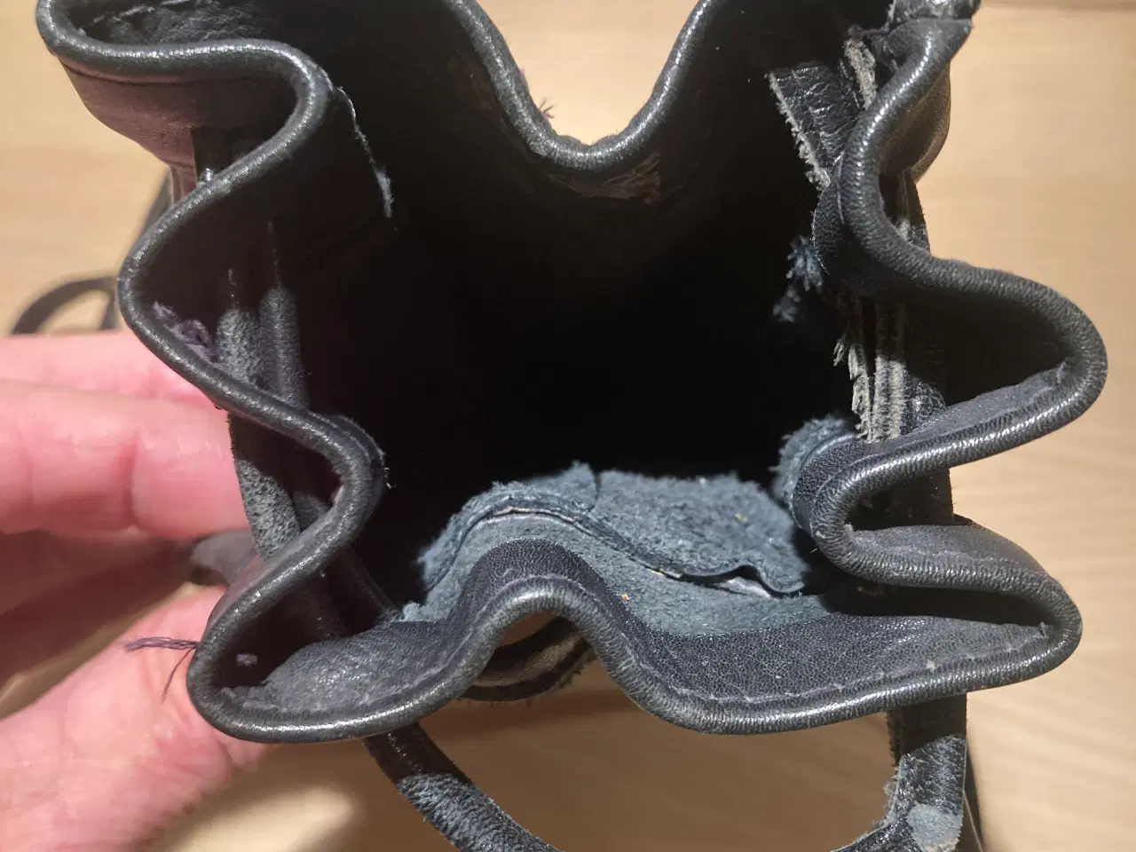 Billede 6 - Lækker lille “tobakspungs” skuldertaske