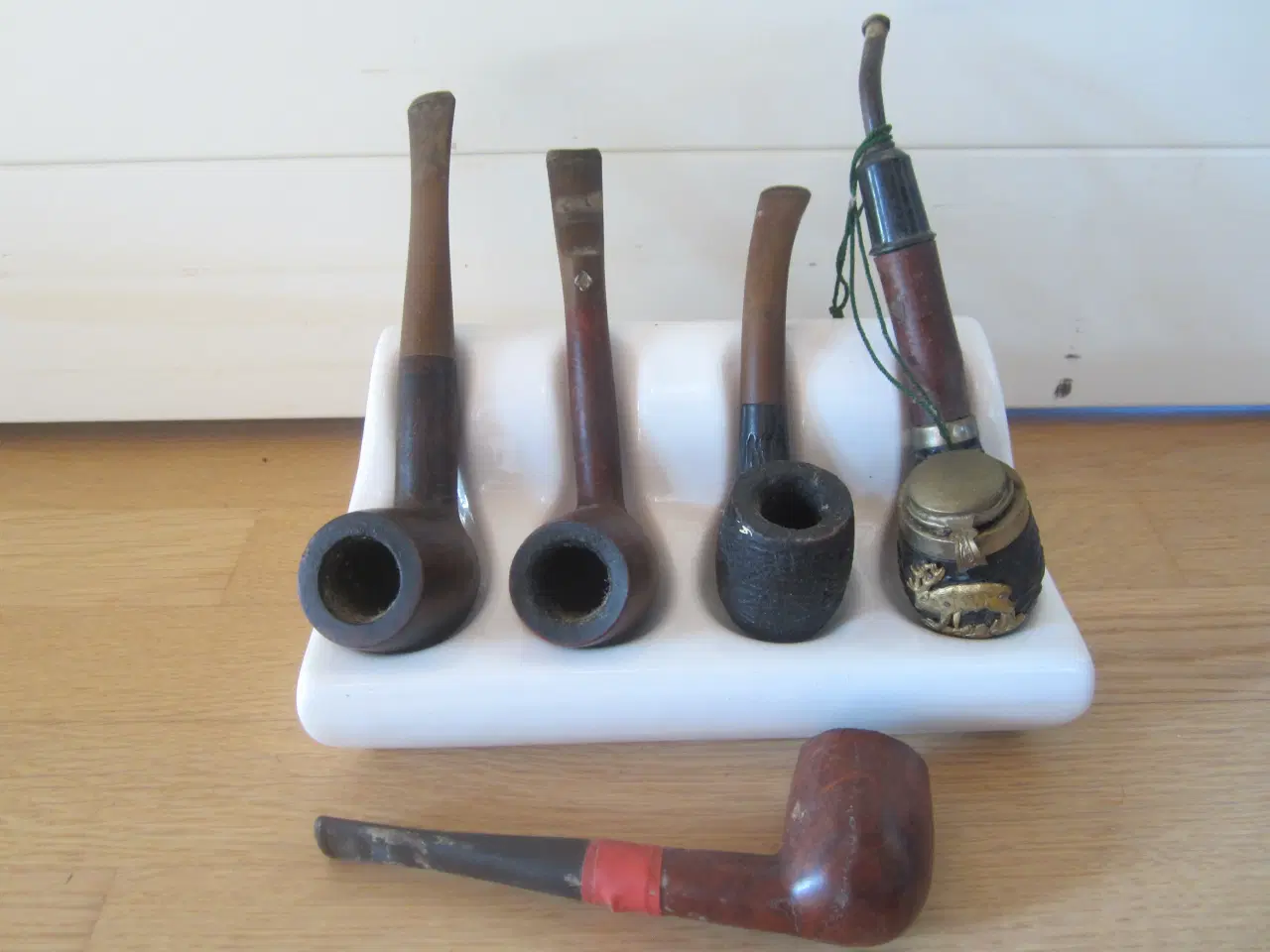 Billede 1 - Meget flot pibeholder i porcelæn m godt brugte pib