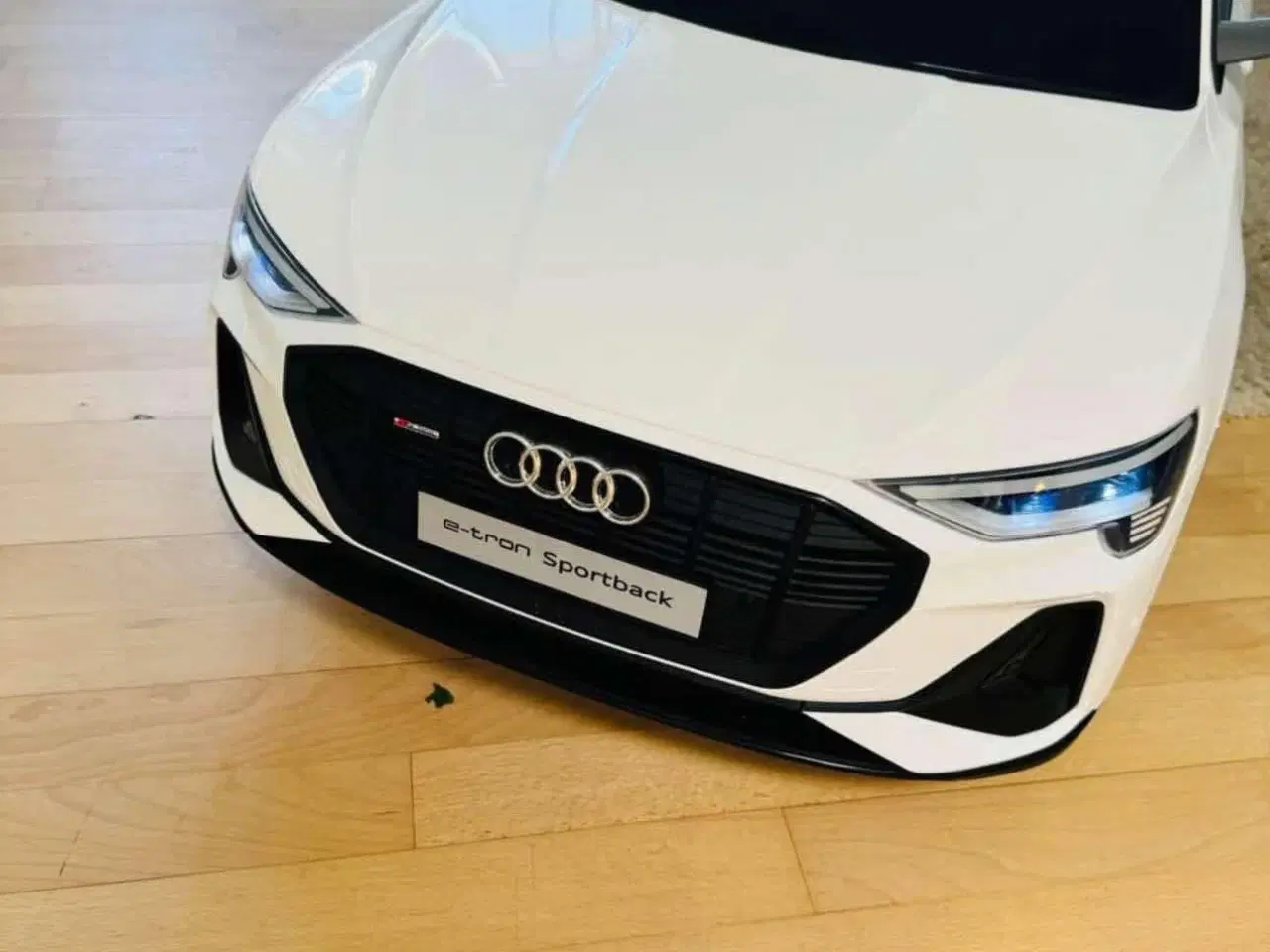Billede 1 - Audi e-tron elbil til børn