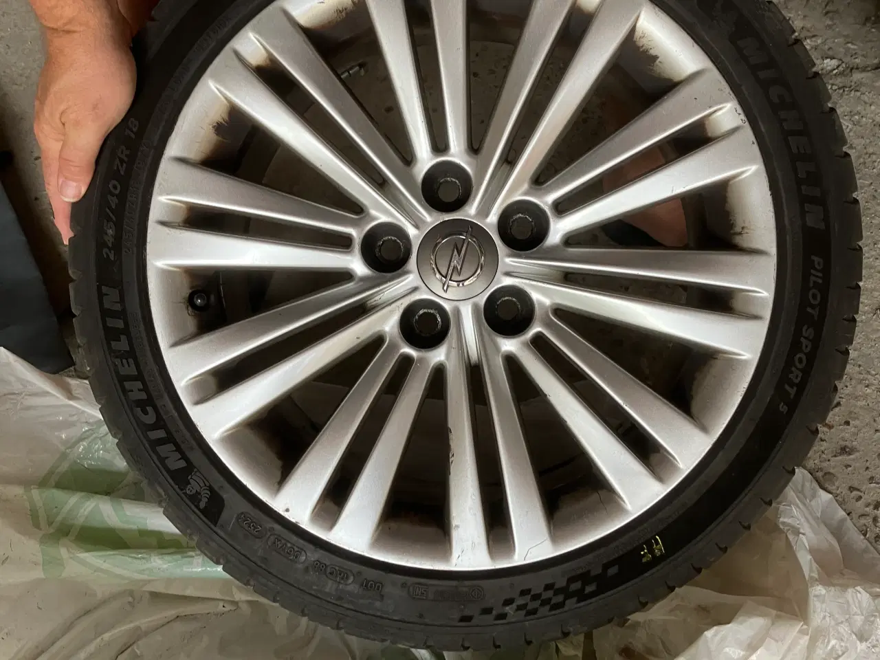 Billede 1 - Sommerdæk til Opel Insignia