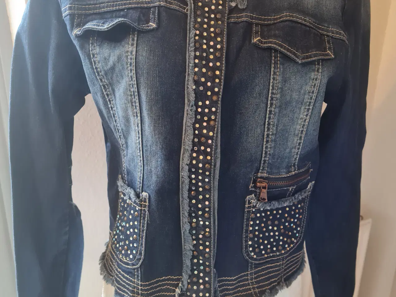 Billede 1 - Denim jakke str L 40 fra Cream