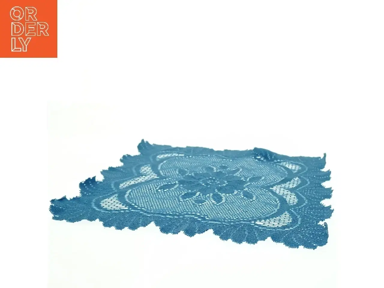 Billede 2 - Blå hæklet dug (str. 39 x 38 cm)