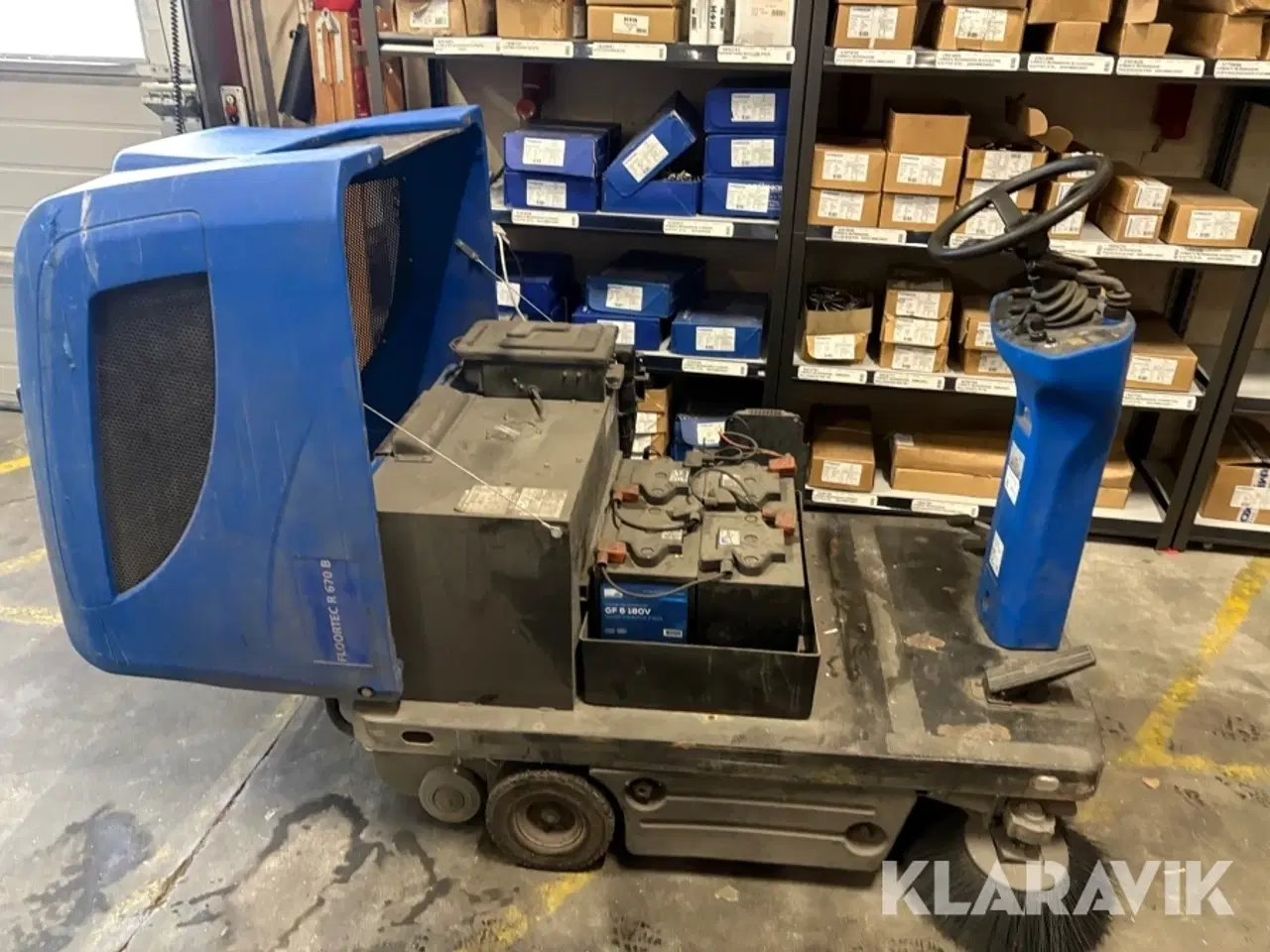 Billede 3 - Fejemaskine Nilfisk Alto Floortec R 670 B