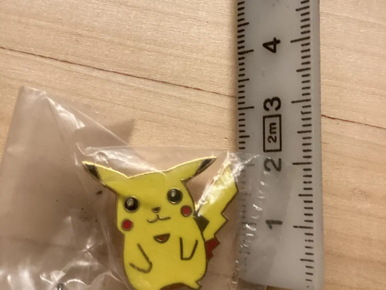 Billede 4 - Pokemon pins-Pikachu brocher