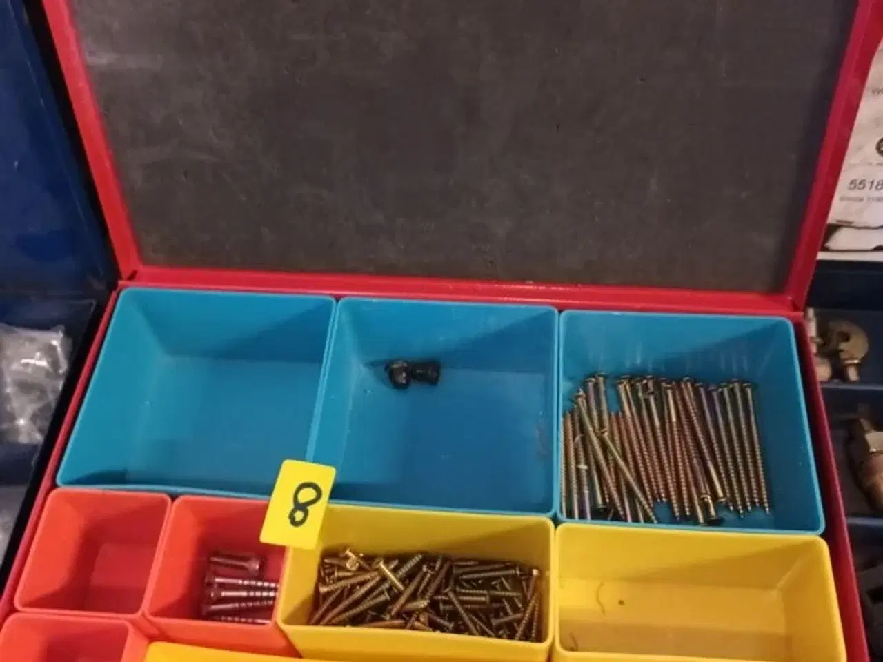 Billede 5 - Sortimentskasser med bla. Bremsedele og clips til ældre biler, skruer og møtrikker