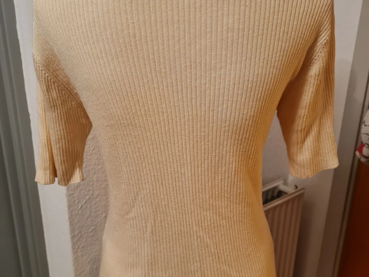 Billede 2 - T-shirt ukendt mærke ca str m-L 