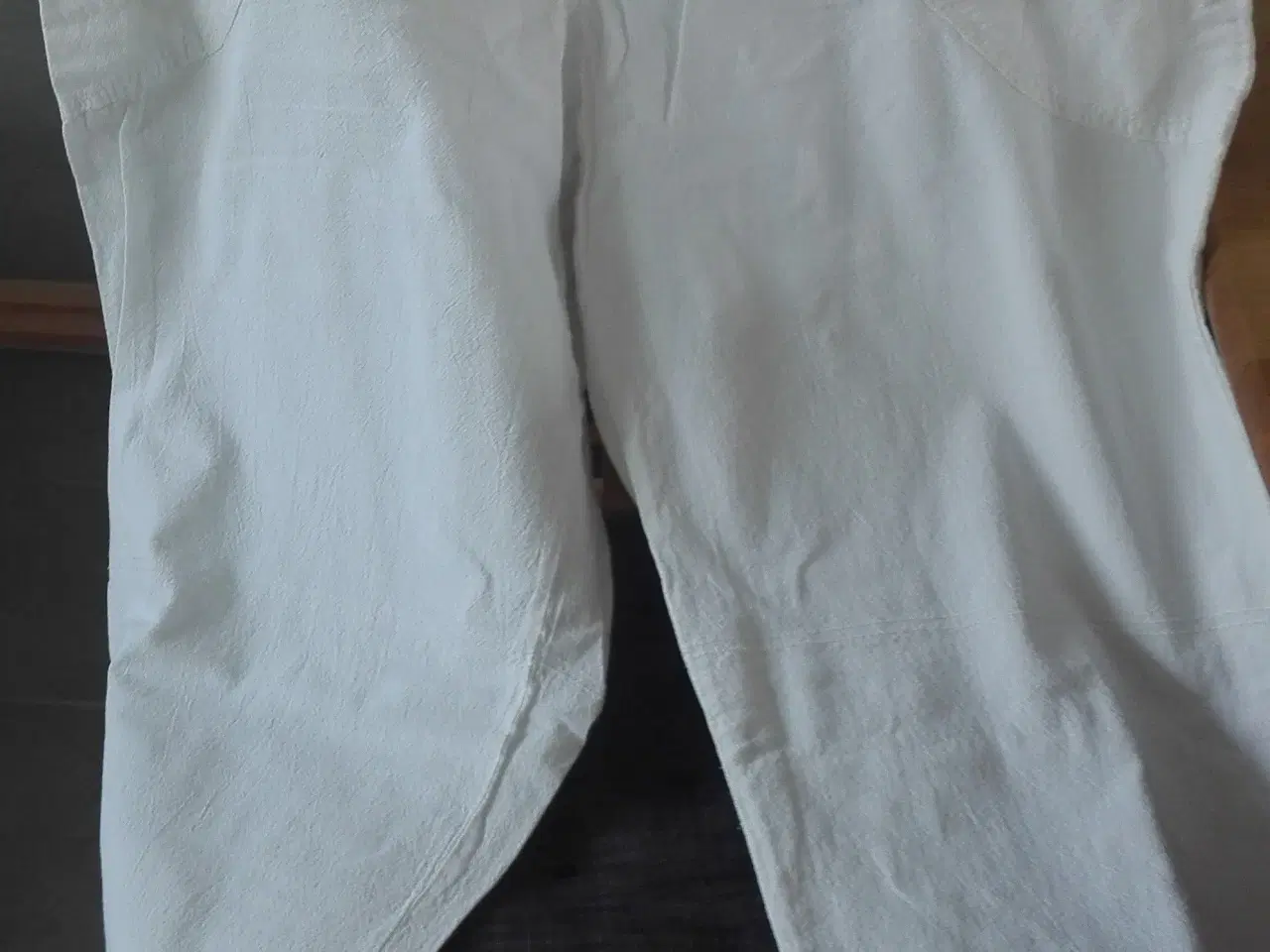 Billede 1 - ZIGGI 3/4 bukser i hvid