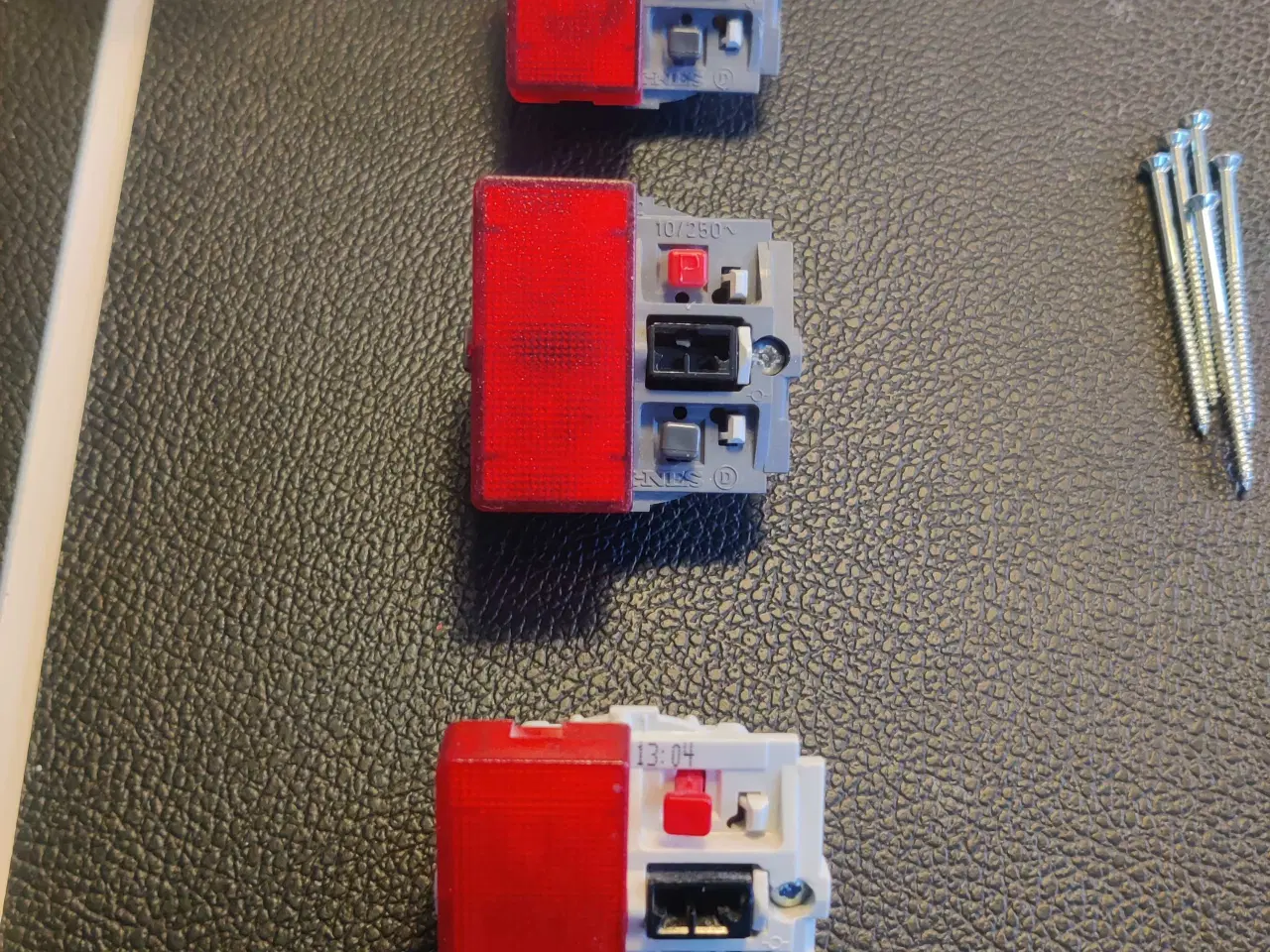 Billede 4 - Stikkontakter og afbrydere 