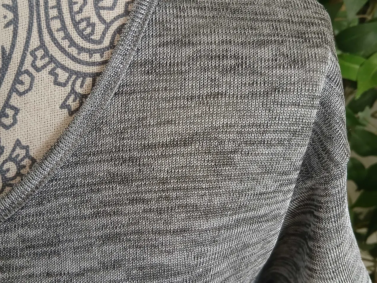 Billede 3 - T-shirt. Soaked in Luxury. Medium 