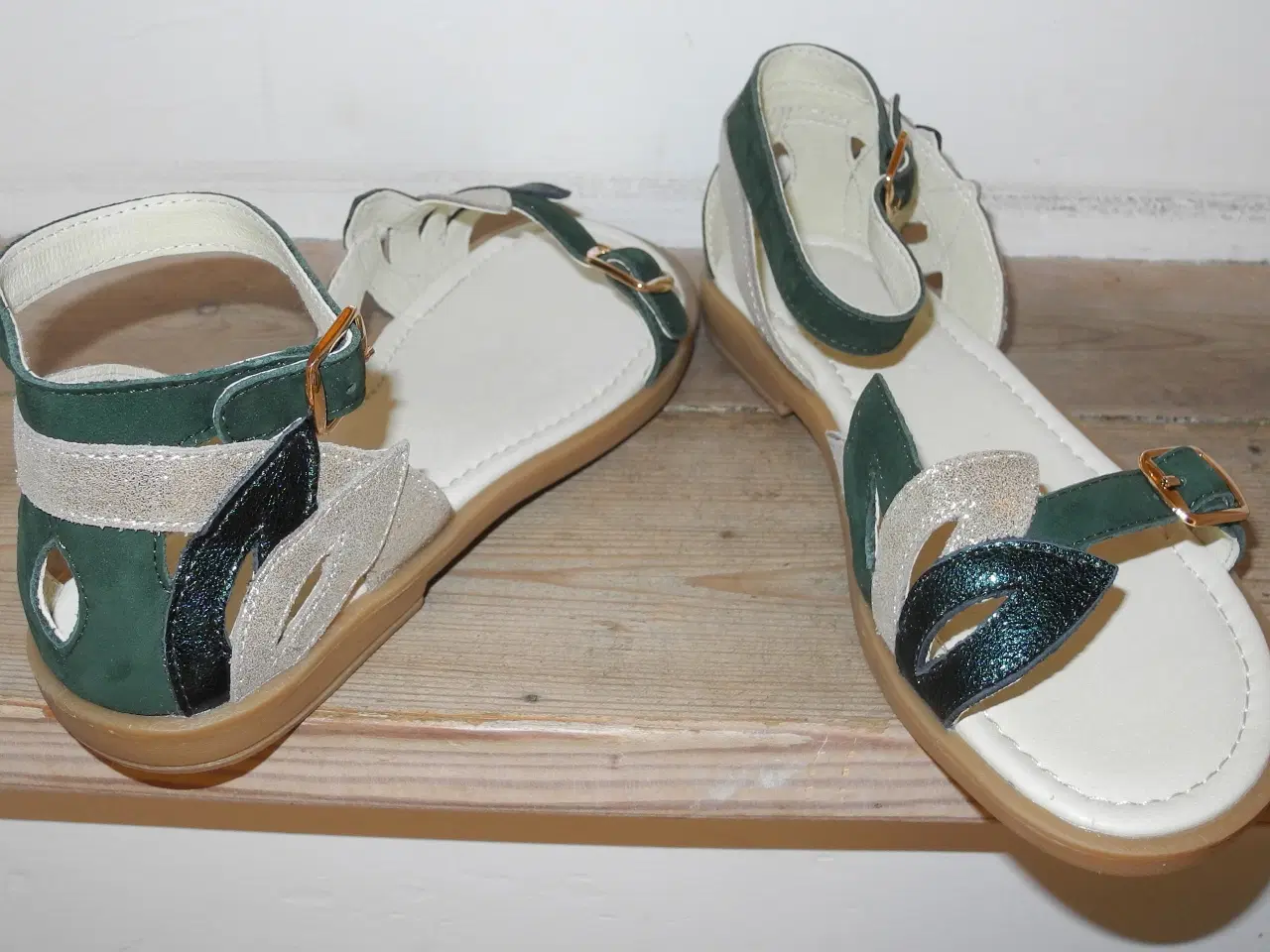 Billede 2 - Helt nye grønne og sølvfarvede En Fant sandaler
