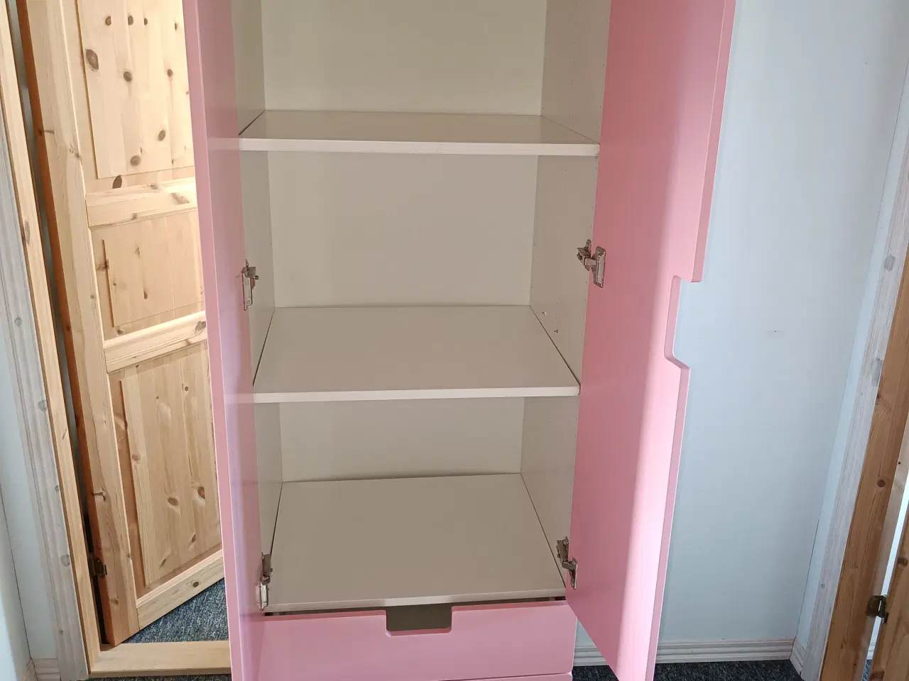 Billede 2 - Stuva klædeskab