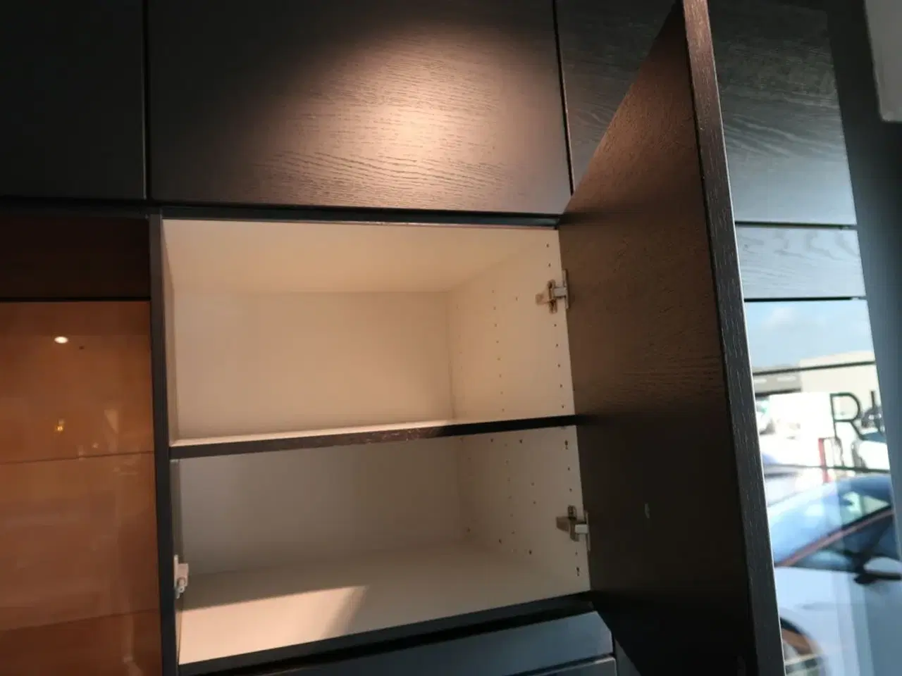 Billede 21 - Køkken AUBO Black Oak / Oak Line, Sort med armatur uden hårdehvidevarer