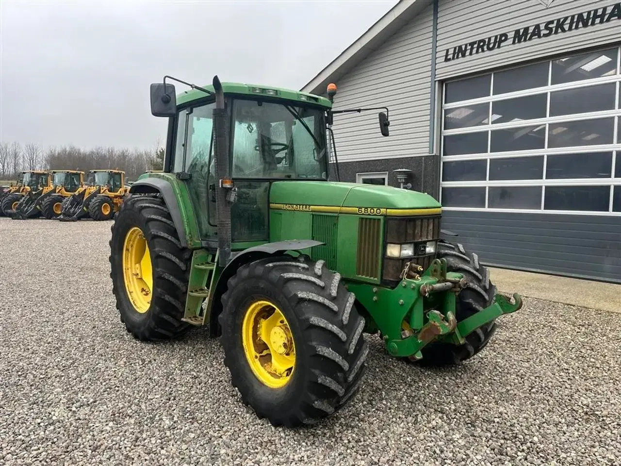 Billede 15 - John Deere 6800 Med frontlift.