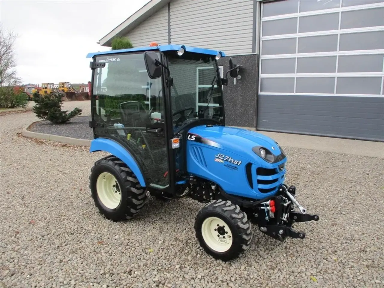 Billede 15 - LS J27 HST Med kabine, frontlift og frontPTO
